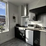 Legion House Three * Μίντλεσμπρο