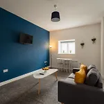 Legion House Three * Μίντλεσμπρο