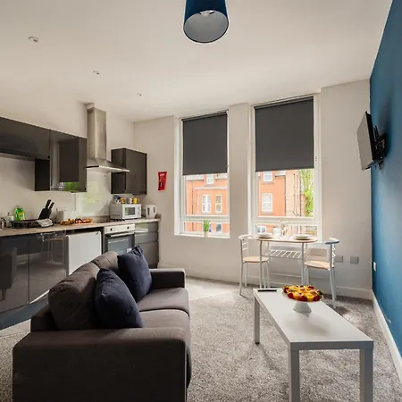 Daire Legion House Three *