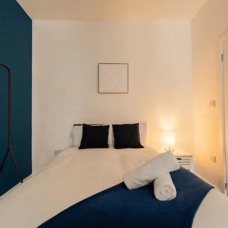 Apartment Legion House Three *
